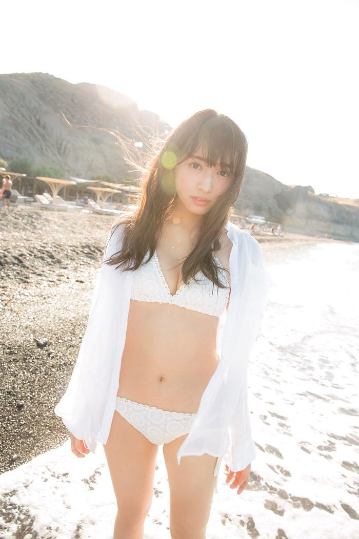 逢田梨香子さんのグラビア写真 5