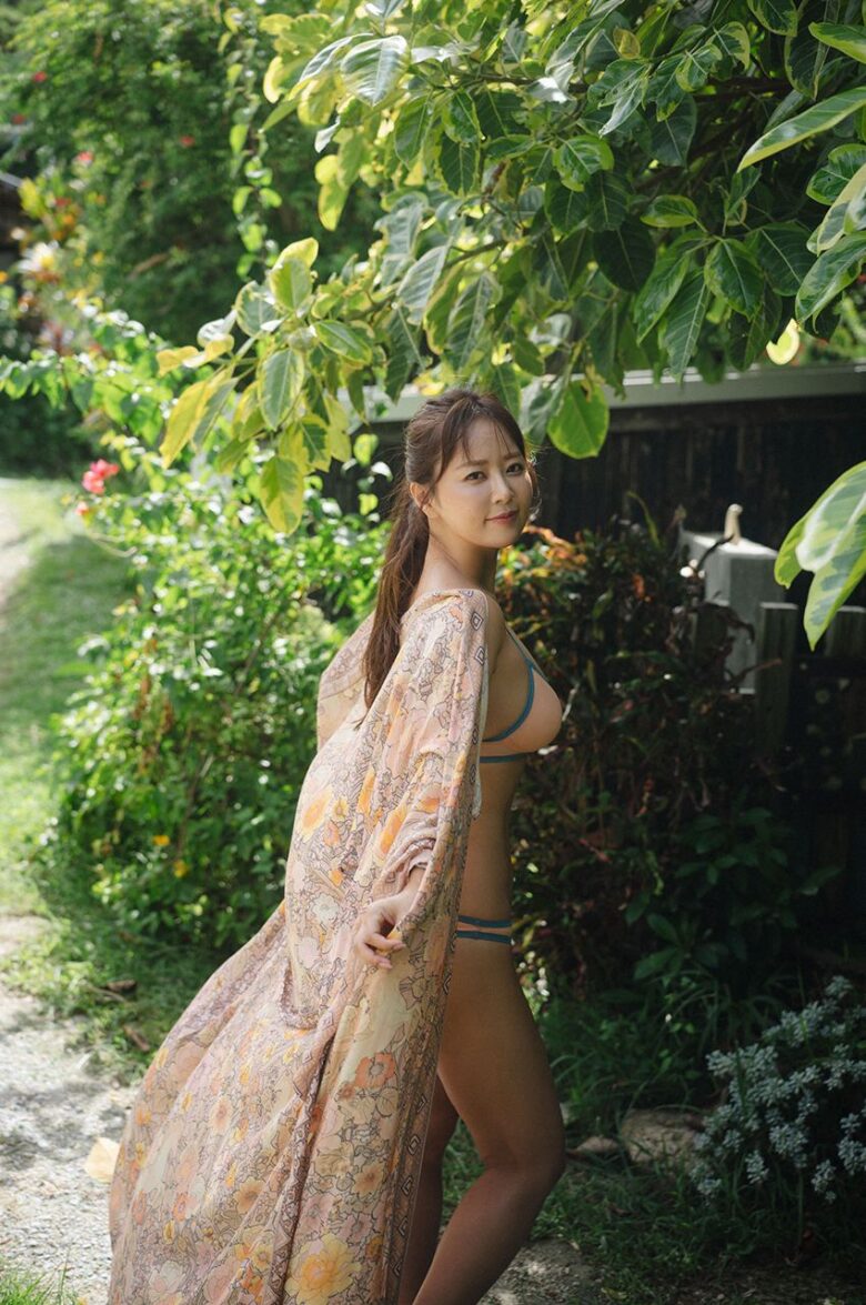 井口裕香さんのグラビア写真 9