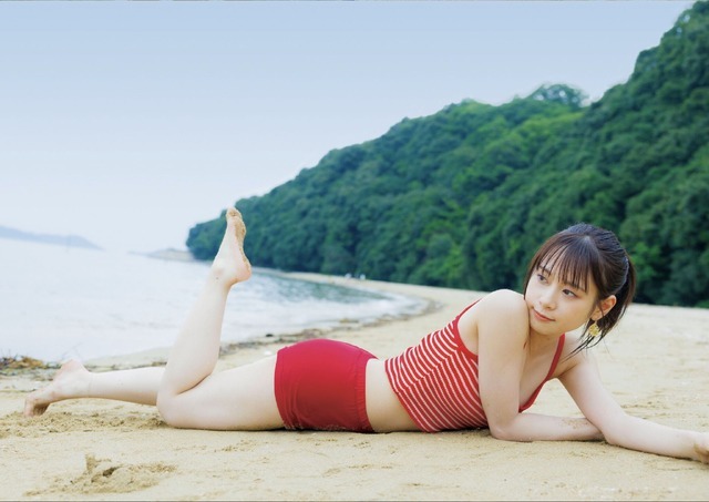 前田佳織里さんのグラビア写真 8