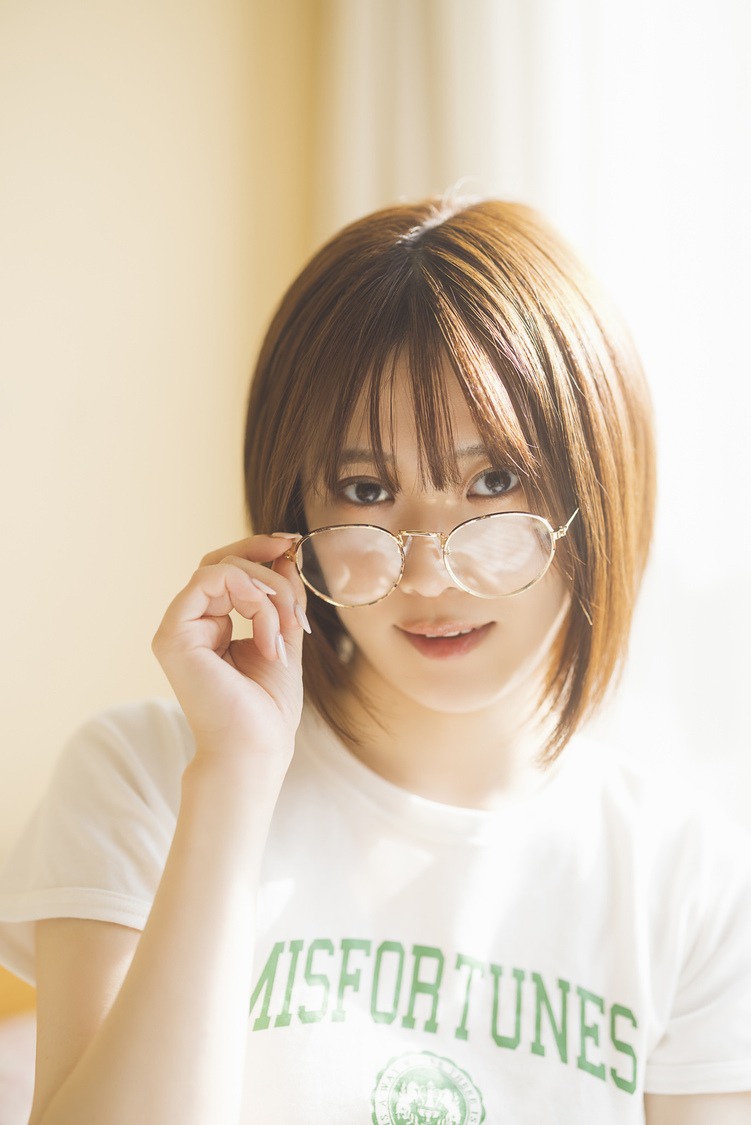 夏吉ゆうこさんのグラビア写真 8