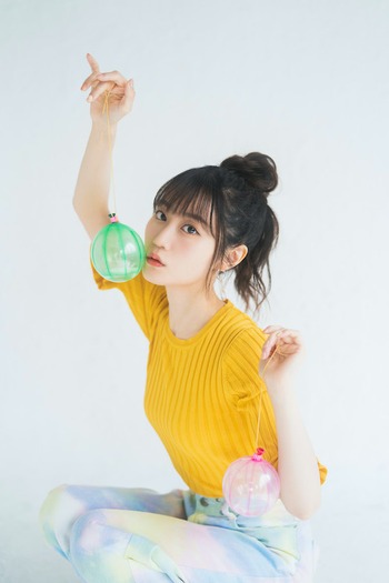 小倉唯さんのグラビア写真 2
