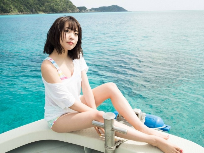 斉藤朱夏さんのグラビア写真 10
