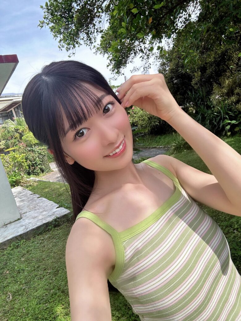 鈴原希実さんのグラビア写真 9