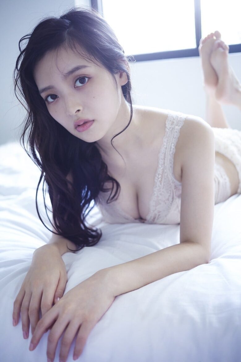 上坂すみれさんのグラビア写真 10